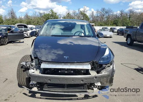 2025 Tesla Model Y from USA, damaged, VIN 7SAYGDEDXSF227639